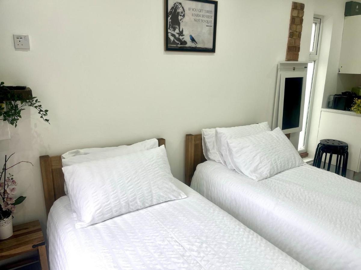 Great Near Airport - Super Host 2 Years Running!