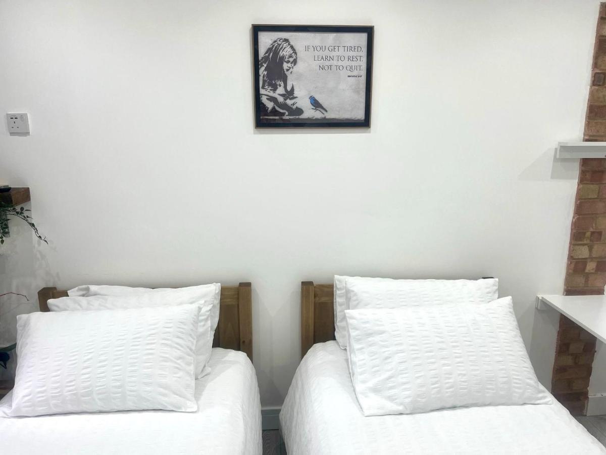 Great Near Airport - Super Host 2 Years Running! Apartment *