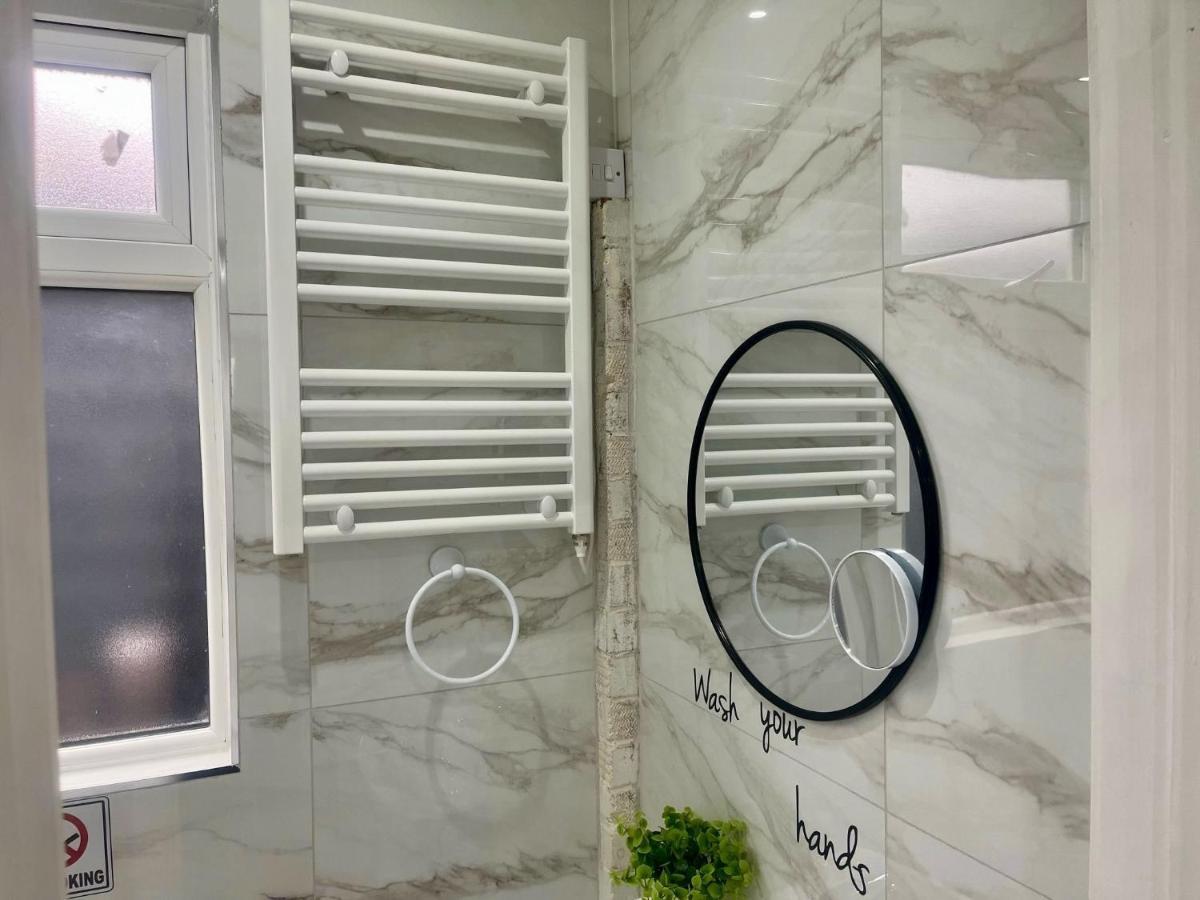 Apartment Great Near Airport - Super Host 2 Years Running!