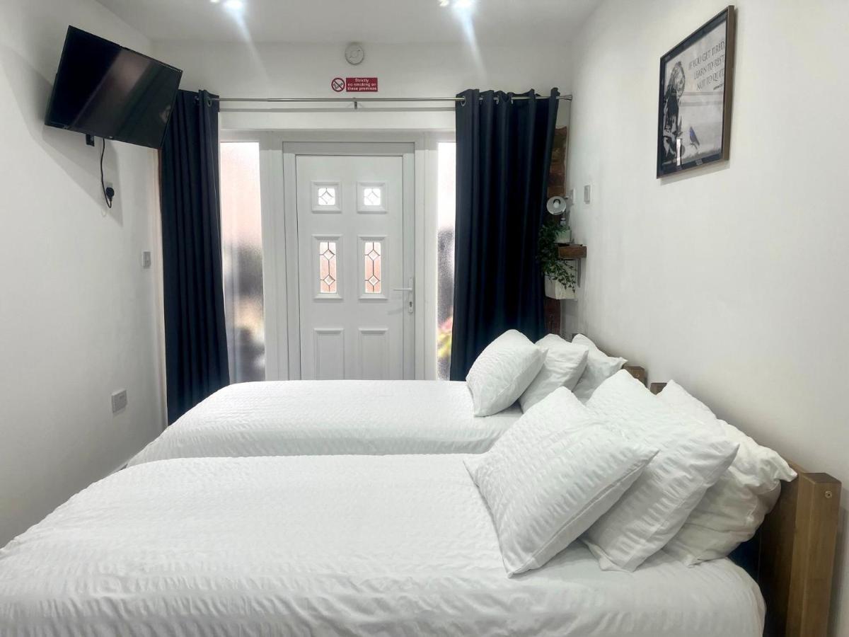 Great Near Airport - Super Host 2 Years Running! Apartment Luton (Bedfordshire)