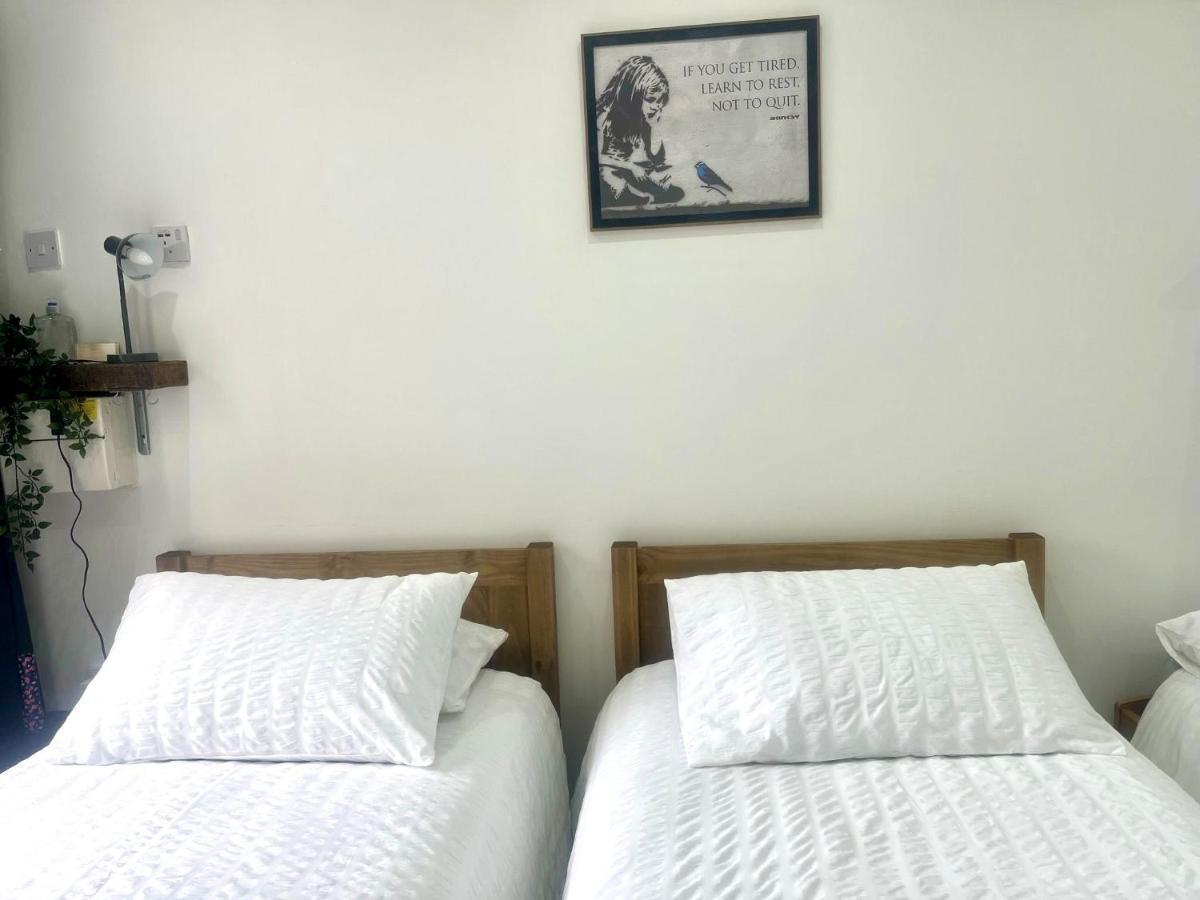 Great Near Airport - Super Host 2 Years Running! * Luton (Bedfordshire)