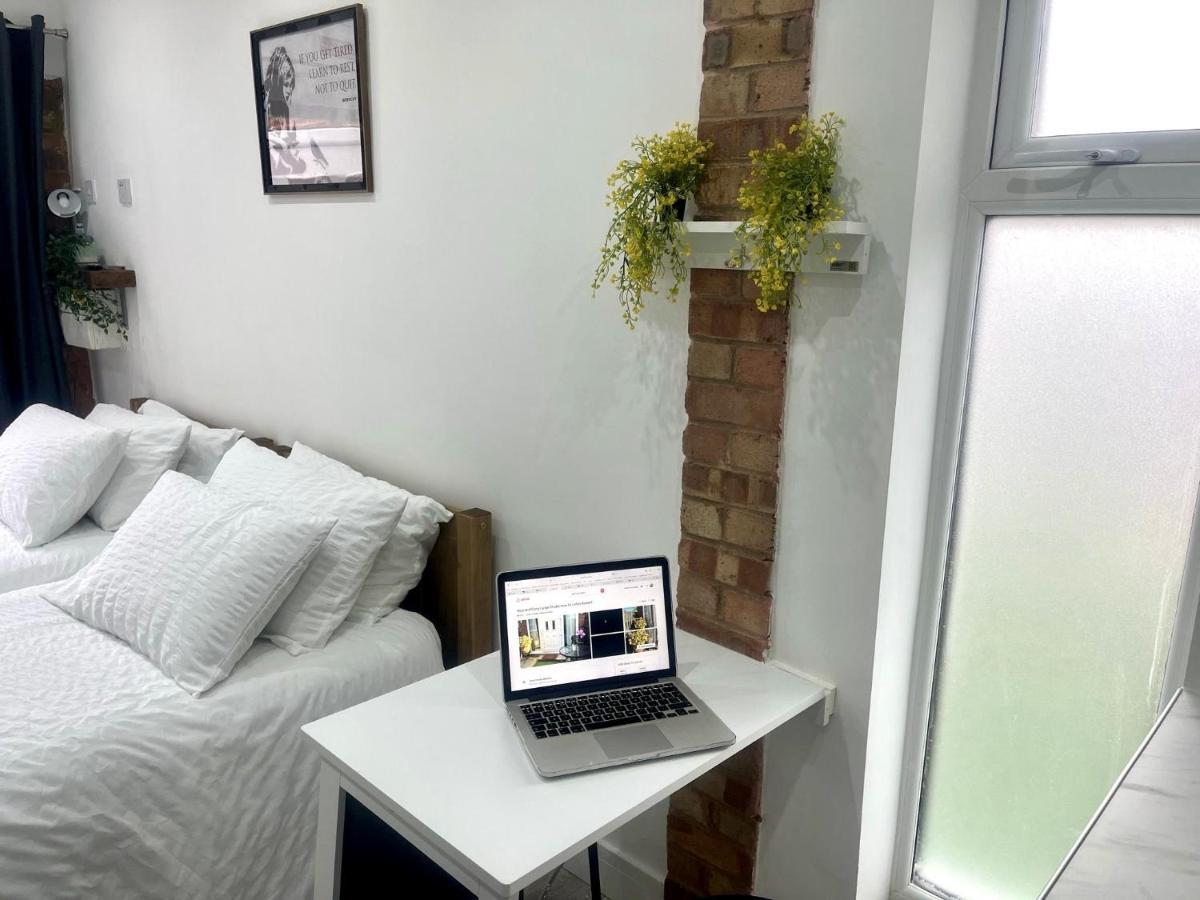 Great Near Airport - Super Host 2 Years Running! * Luton (Bedfordshire)
