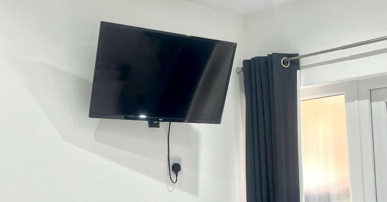 Great Near Airport - Super Host 2 Years Running! Apartment