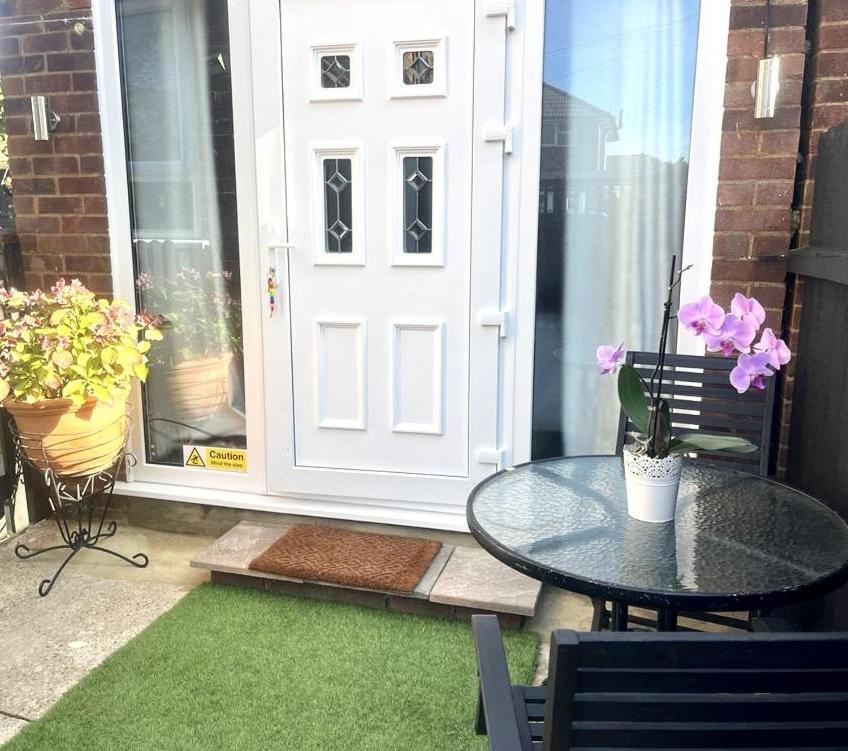 Great Near Airport - Super Host 2 Years Running! Apartment