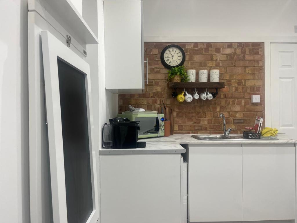 Great Near Airport - Super Host 2 Years Running!