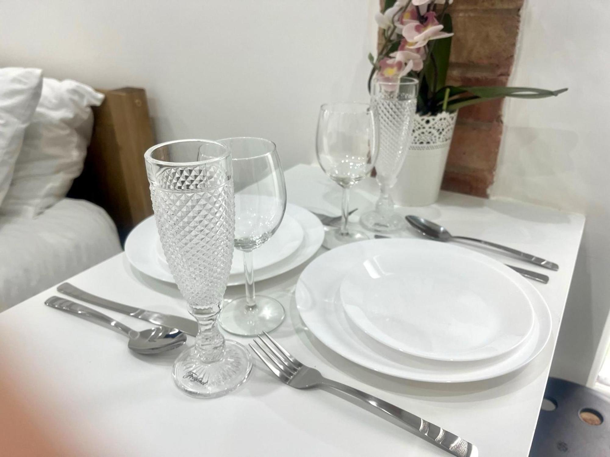 Great Near Airport - Super Host 2 Years Running! Luton (Bedfordshire)