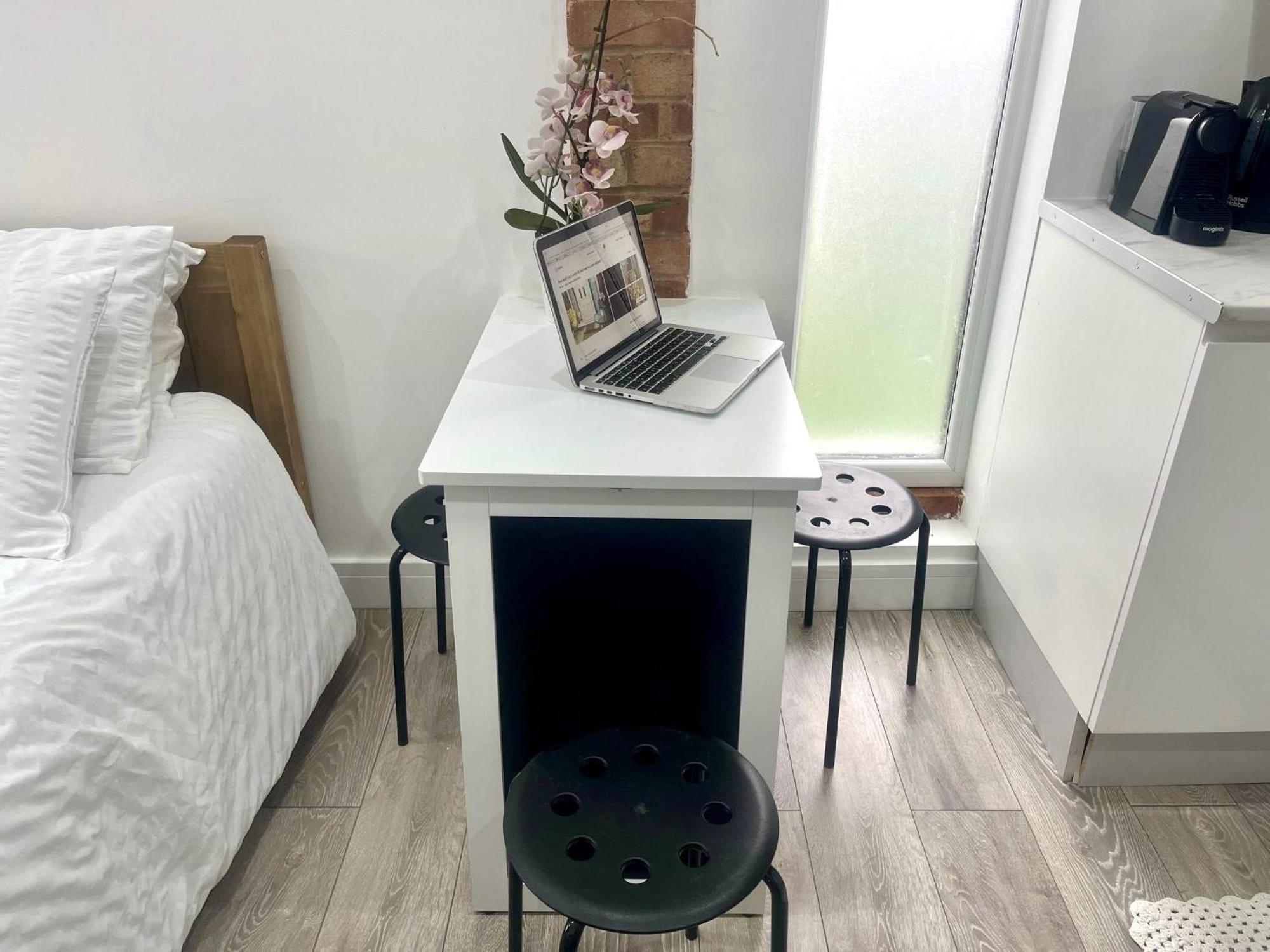 Great Near Airport - Super Host 2 Years Running! Apartment Luton (Bedfordshire)